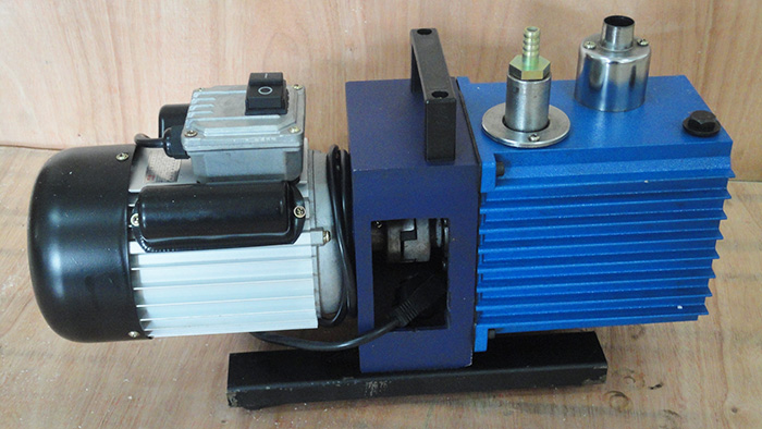 2XZ系列雙級(jí)旋片式真空泵